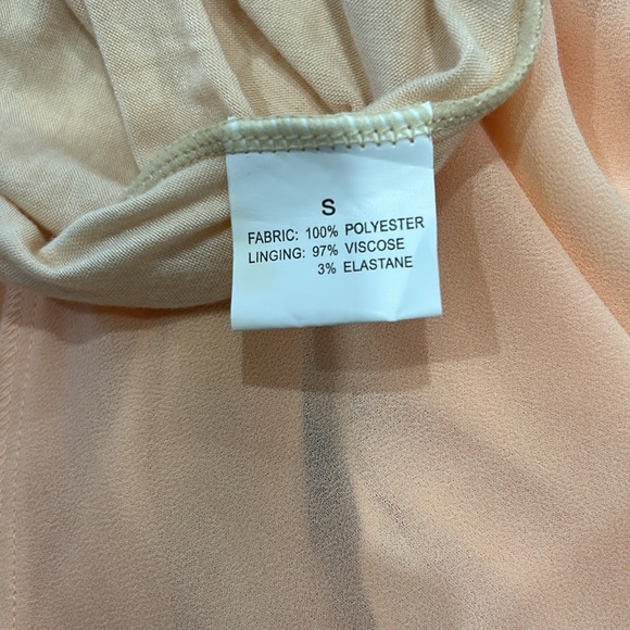 Peach mini dress with ruffles. Size small. Good condition - Picture 6 of 6